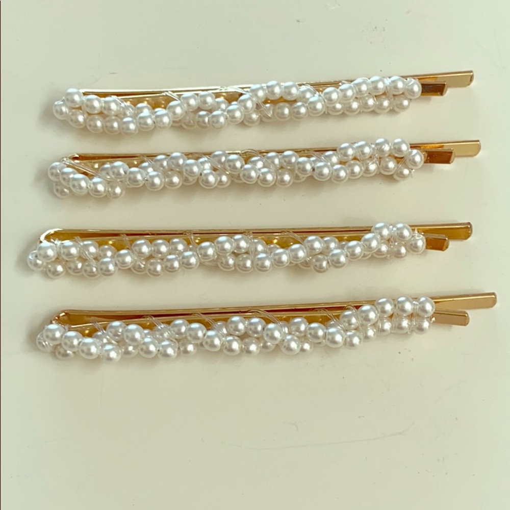TASHA NWOT 4 pack imitation pearl hair clips